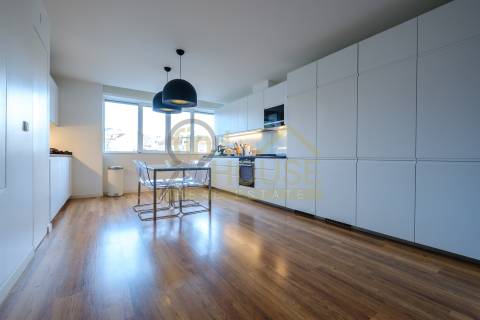 Apartamento T4 com 4 Suites no Saldanha, Av. Casal Ribeiro, Lisboa