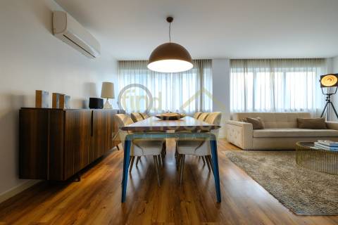Apartamento T4 com 4 Suites no Saldanha, Av. Casal Ribeiro, Lisboa