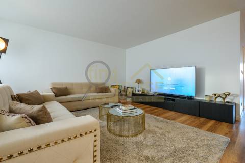 Apartamento T4 com 4 Suites no Saldanha, Av. Casal Ribeiro, Lisboa