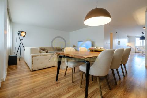 Apartamento T4 com 4 Suites no Saldanha, Av. Casal Ribeiro, Lisboa