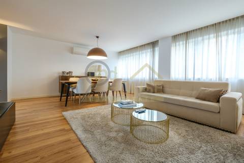 Apartamento T4 com 4 Suites no Saldanha, Av. Casal Ribeiro, Lisboa