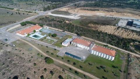 Vende-se antiga unidade hoteleira, com projeto aprovado no Pego, Abrantes