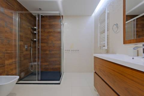 Apartamento T3 com 3 Suites e Garagem Box no Parque dos Poetas, Paço de Arcos