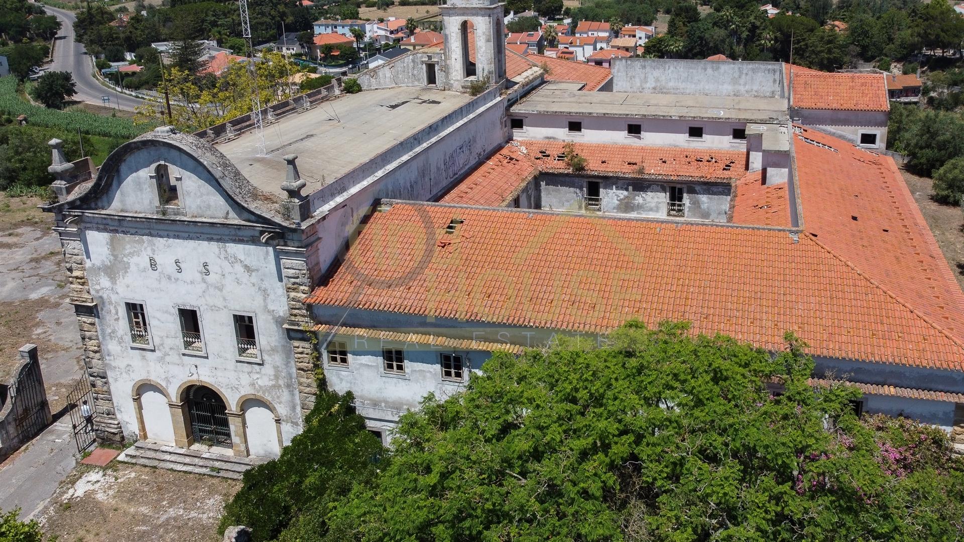 Convento secular para converter em Hotel e Habitação em Setúbal