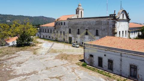 Convento secular para converter em Hotel e Habitação em Setúbal