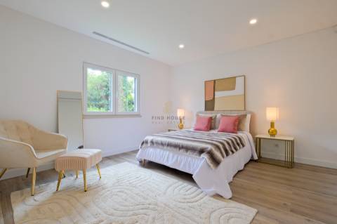 Moradia T4 de Luxo Totalmente Remodelada na Herdade da Aroeira | Piscina & Golfe