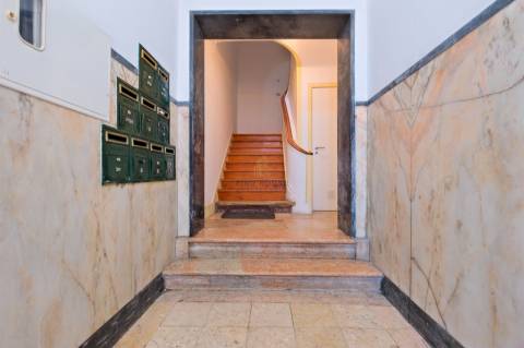 Apartamento T2 com licença para A.L. no centro de Lisboa