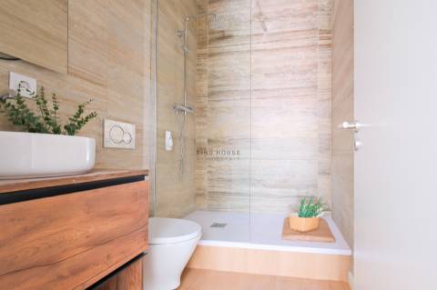 Apartamento T3 Totalmente Remodelado em Penha de França, Lisboa