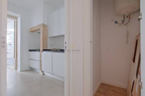 Apartamento T3 Totalmente Remodelado em Penha de França, Lisboa