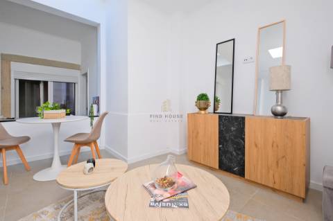 Apartamento T3 Totalmente Remodelado em Penha de França, Lisboa
