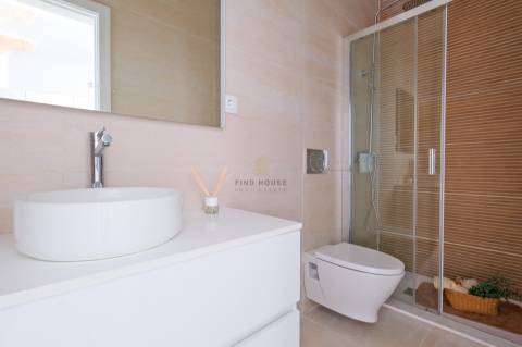 Apartamento T3 Totalmente Remodelado em Penha de França, Lisboa