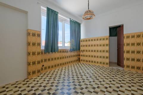 Apartamento T3 Duplex, com acesso a amplo Sótão com 69.60m2 em Vila Viçosa