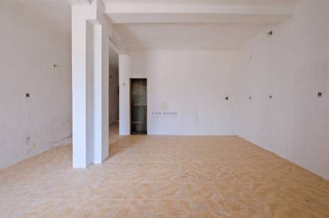 Moradia T4 para remodelação no centro de Vila Viçosa