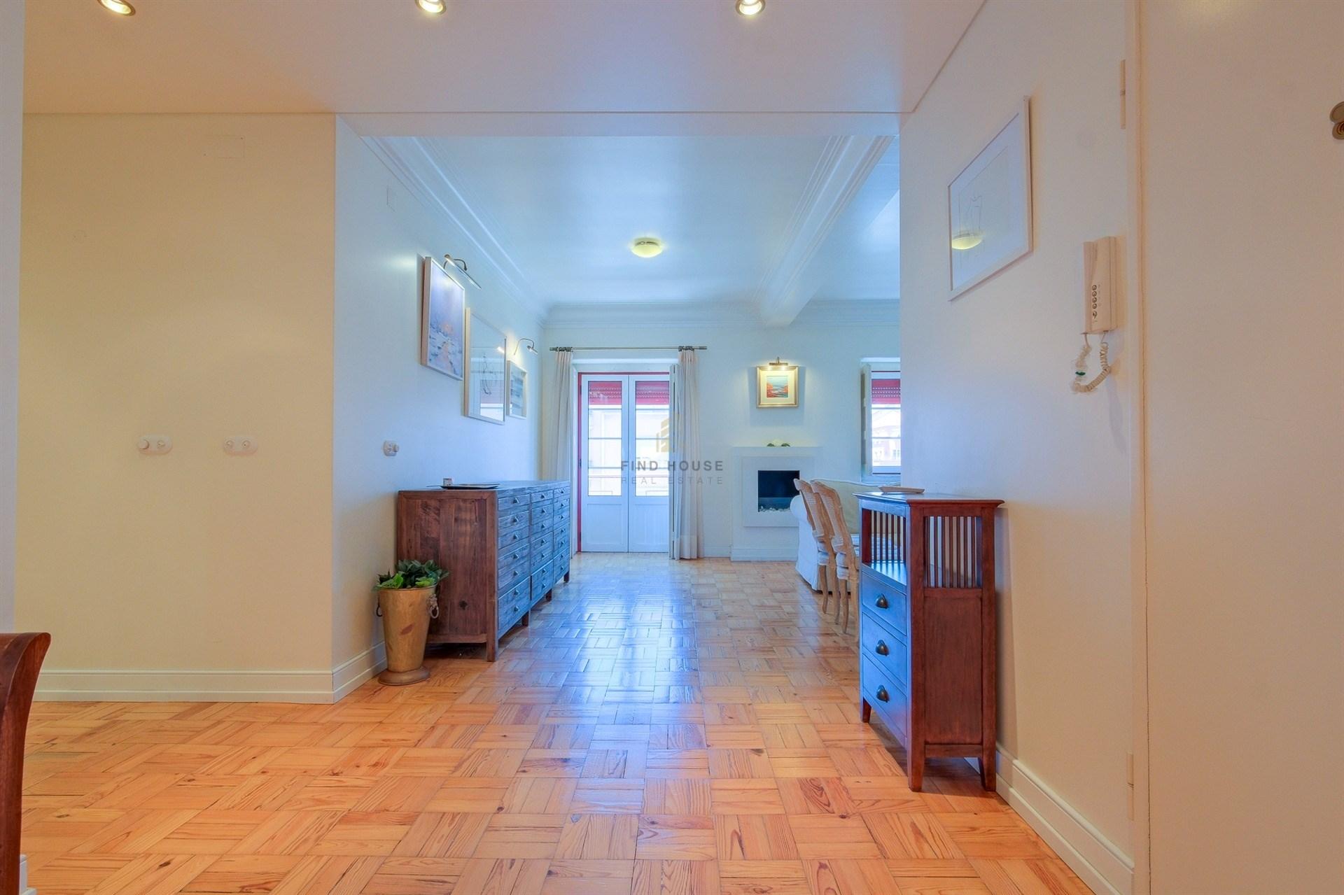 Arrenda-se Apartamento T3 totalmente mobilado na Avenida de Roma, Lisboa