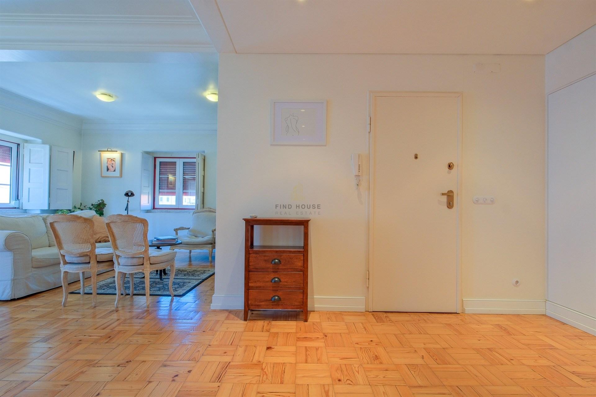 Arrenda-se Apartamento T3 totalmente mobilado na Avenida de Roma, Lisboa