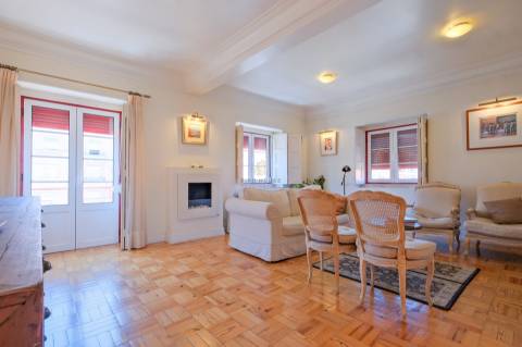 Arrenda-se Apartamento T3 totalmente mobilado na Avenida de Roma, Lisboa