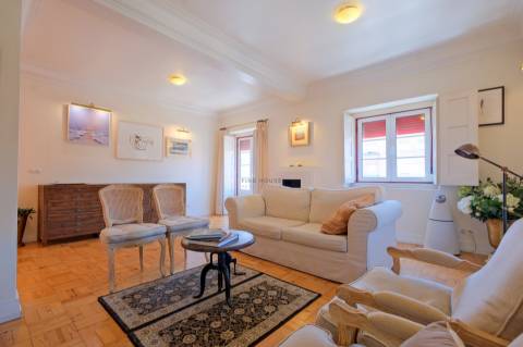 Arrenda-se Apartamento T3 totalmente mobilado na Avenida de Roma, Lisboa