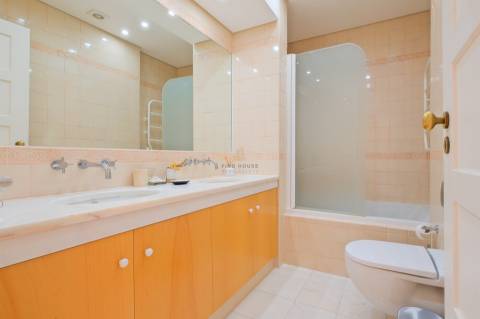Arrenda-se Apartamento T3 totalmente mobilado na Avenida de Roma, Lisboa