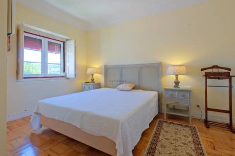 Arrenda-se Apartamento T3 totalmente mobilado na Avenida de Roma, Lisboa