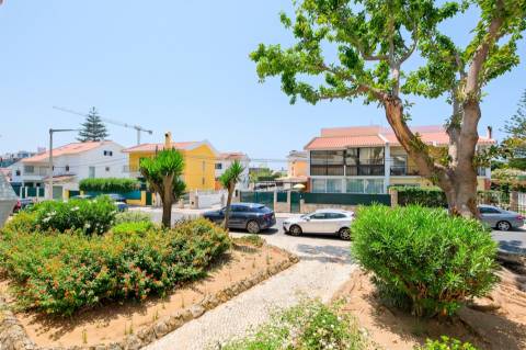 Apartamento T3 no Bairro do Junqueiro, Parede