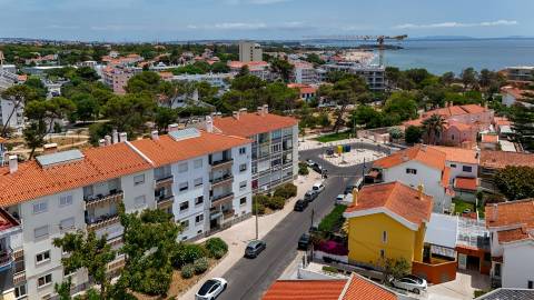 Apartamento T3 no Bairro do Junqueiro, Parede
