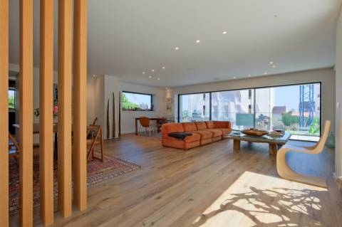 Apartamento T4+1 Triplex com piscina e jardim privativos e vista mar no Monte Estoril