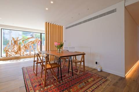 Apartamento T4+1 Triplex com piscina e jardim privativos e vista mar no Monte Estoril