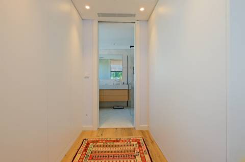 Apartamento T4+1 Triplex com piscina e jardim privativos e vista mar no Monte Estoril