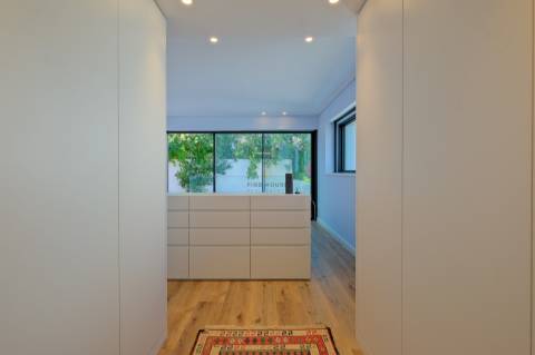 Apartamento T4+1 Triplex com piscina e jardim privativos e vista mar no Monte Estoril
