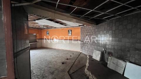 Moradia para remodelção na Trofa