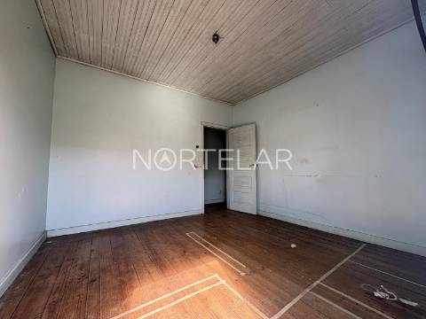 Moradia para Restaurar T2 Venda em Ribeirão,Vila Nova de Famalicão