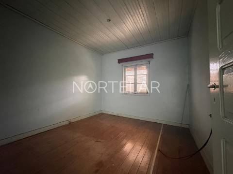 Moradia para Restaurar T2 Venda em Ribeirão,Vila Nova de Famalicão