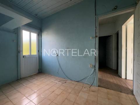 Moradia para Restaurar T2 Venda em Ribeirão,Vila Nova de Famalicão