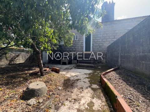 Moradia para Restaurar T2 Venda em Ribeirão,Vila Nova de Famalicão