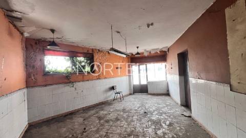 Moradia para remodelção na Trofa