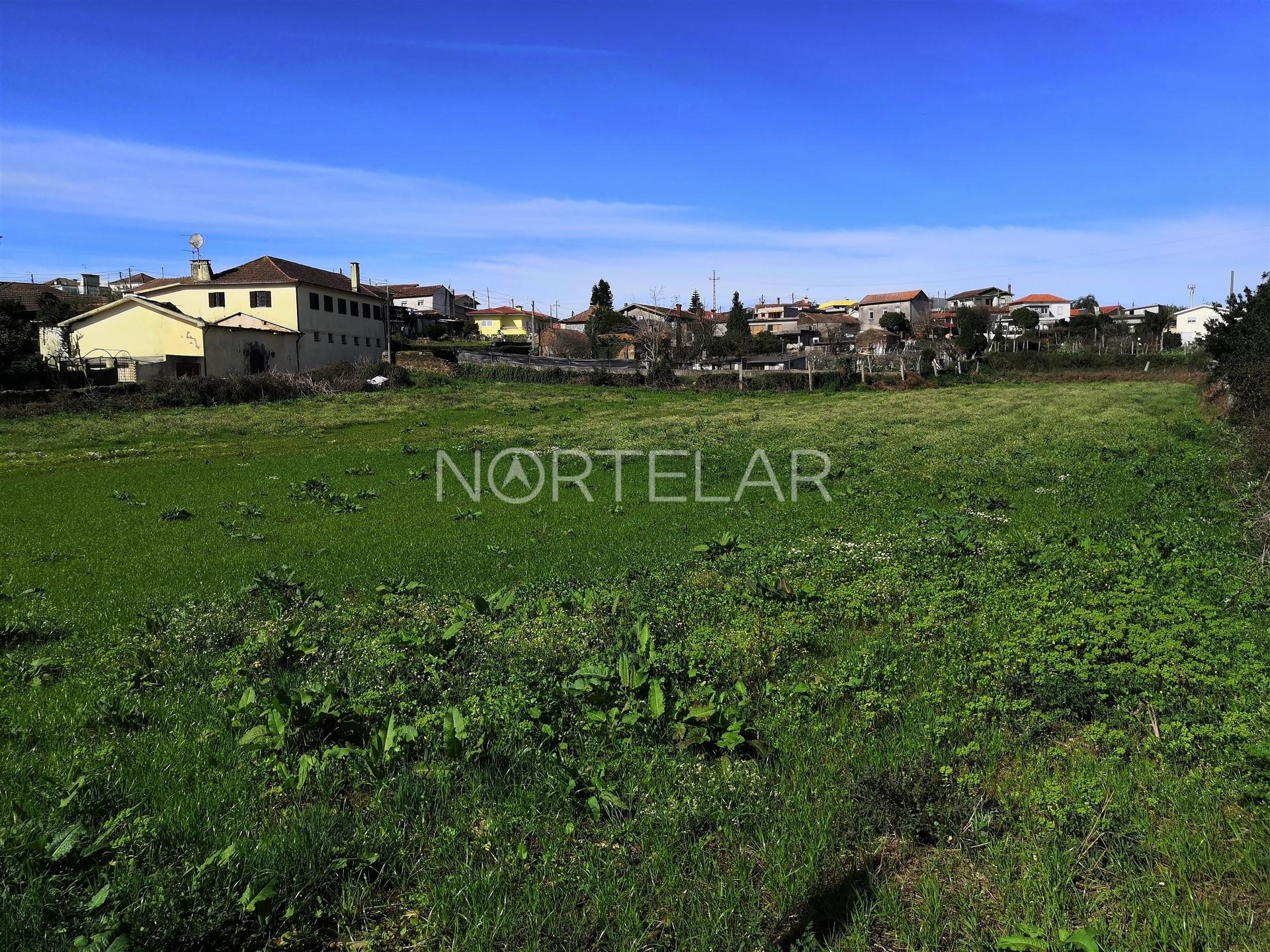 Terreno para construção de moradias centro de Ribeirão, Vila Nova de Famalicão  Lote com  PIP para c