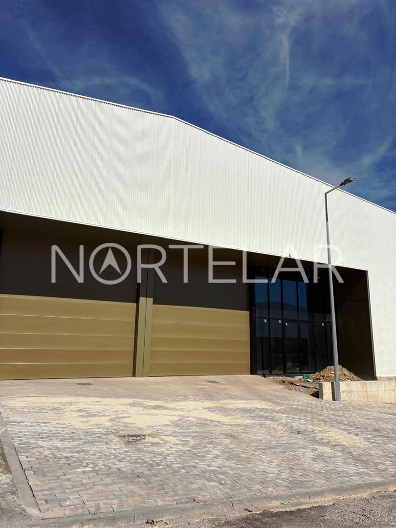 Armazém para Arrendamento na Zona Industrial de Ribeirão, Vila Nova de Famalicão