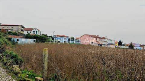 Terreno 3.280 m² com parecer para 14 moradias – Trofa