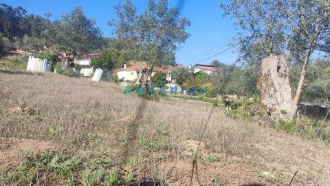 ANG627 - Terreno de 539m2 para Venda em Milagres, Leiria