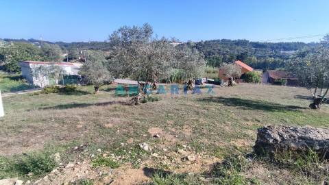 ANG627 - Terreno de 539m2 para Venda em Milagres, Leiria