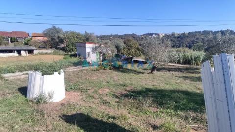 ANG627 - Terreno de 539m2 para Venda em Milagres, Leiria