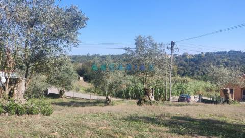 ANG627 - Terreno de 539m2 para Venda em Milagres, Leiria