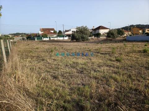 ANG903 - Terreno de 379m2 para Venda em Leiria