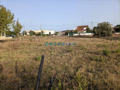 ANG903 - Terreno de 379m2 para Venda em Leiria