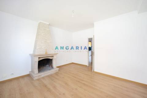 ANG1613 - Apartamento T3 à venda em Gândara dos Olivais, Leiria