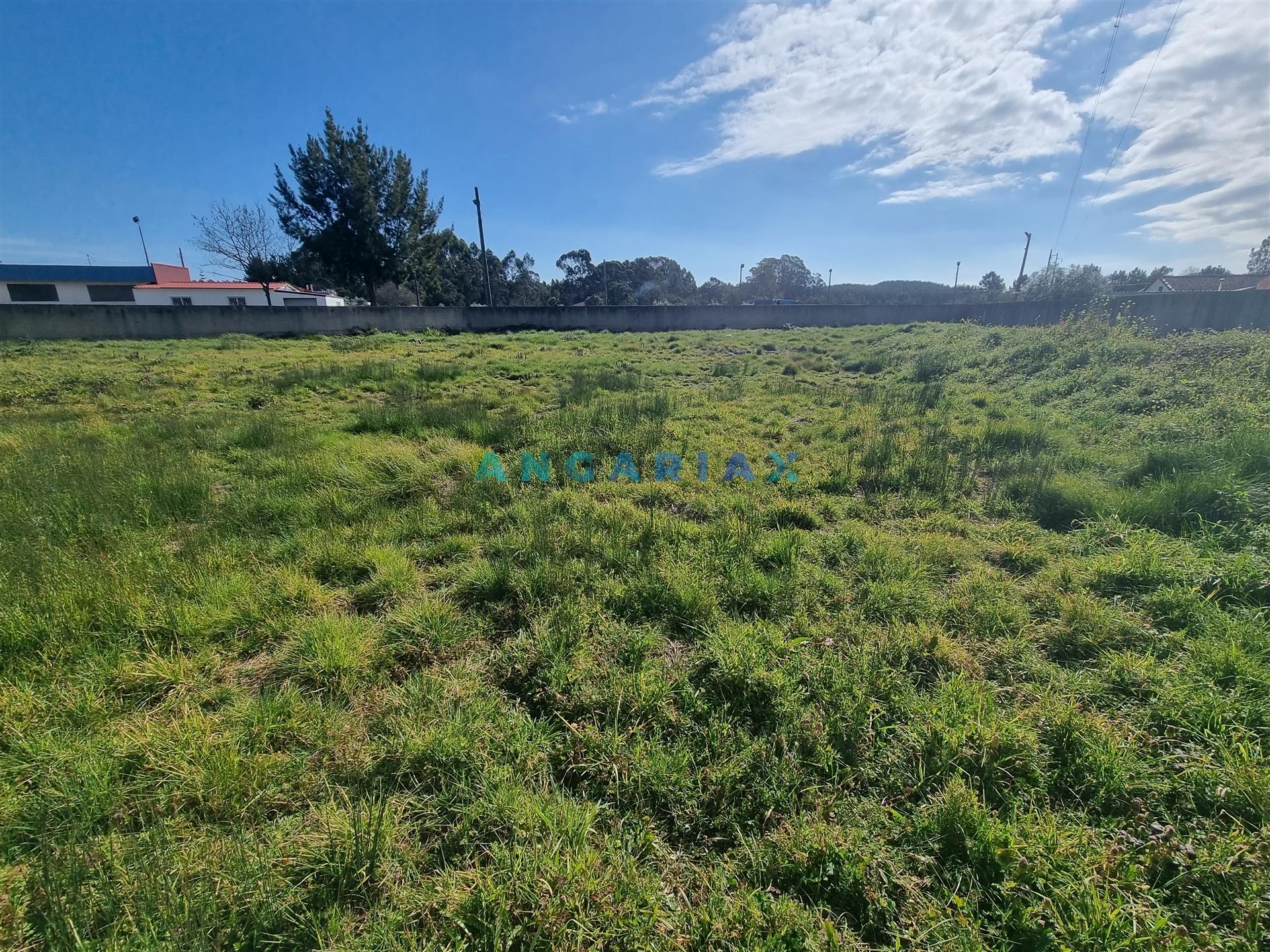 ANG726 - Terreno de 2500m2 para Venda em Porto de Mós