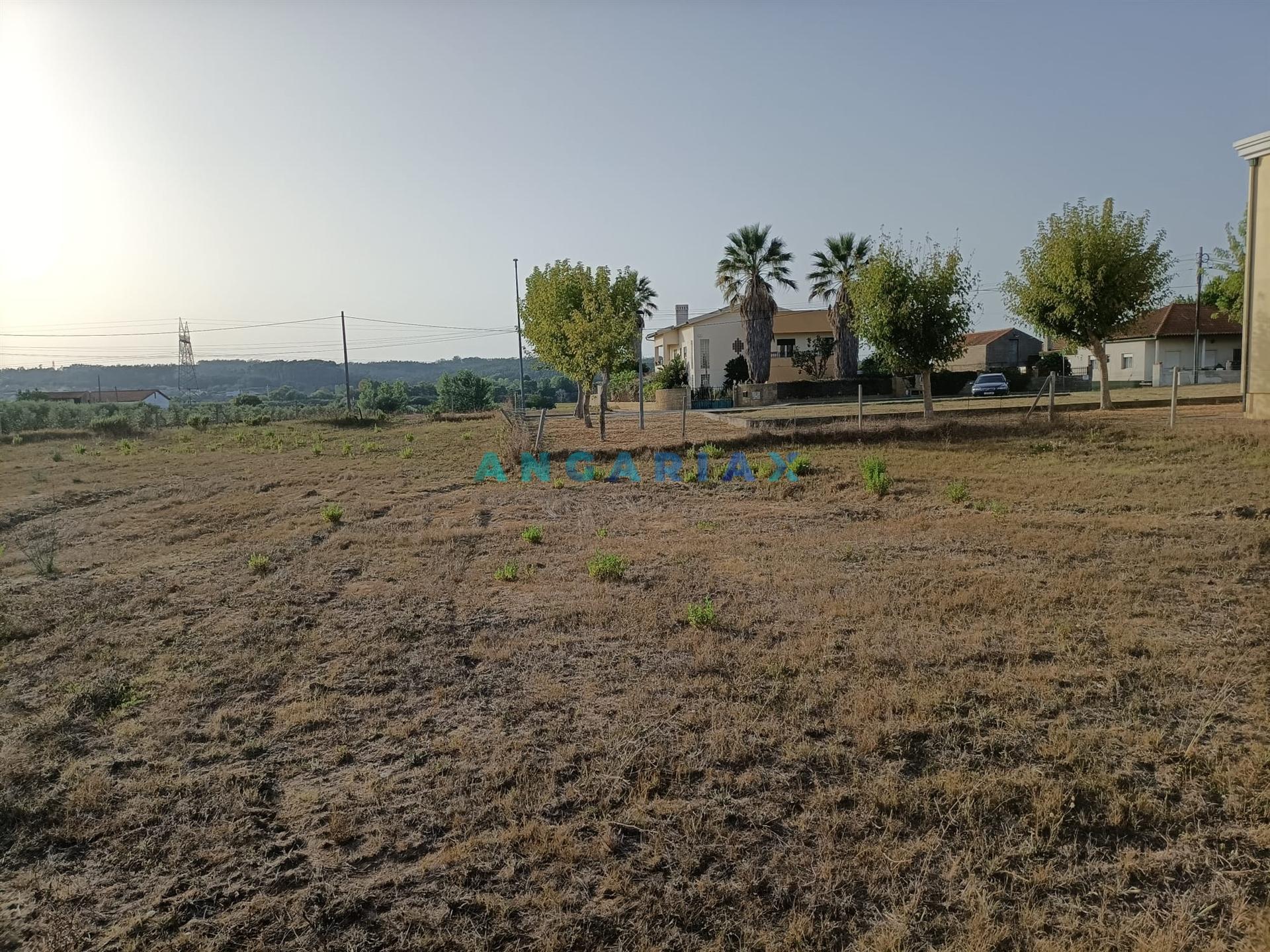 ANG902 - Terreno de 520m2 para Venda em Leiria