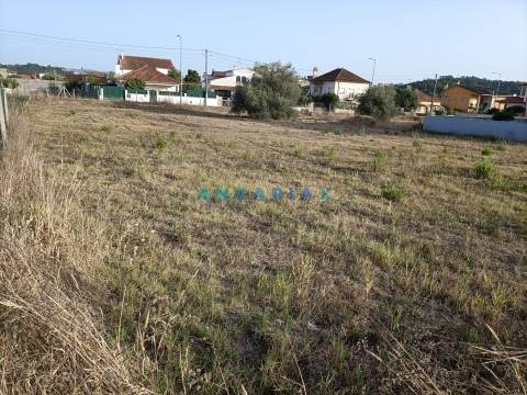 ANG902 - Terreno de 520m2 para Venda em Leiria