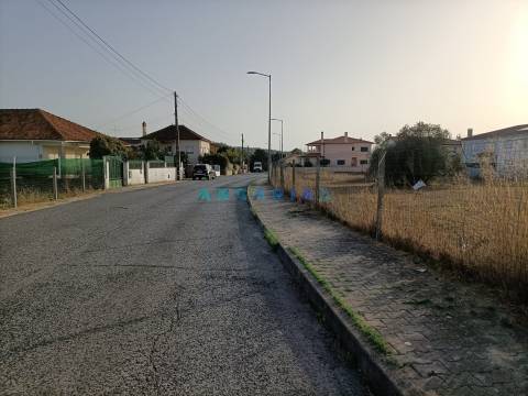 ANG903 - Terreno de 379m2 para Venda em Leiria