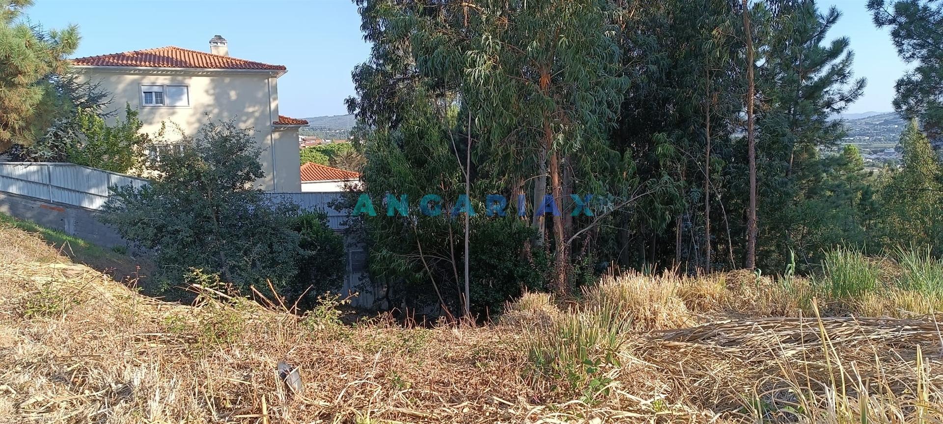 ANG1192 - Terreno com 416m2 para Venda em Leiria